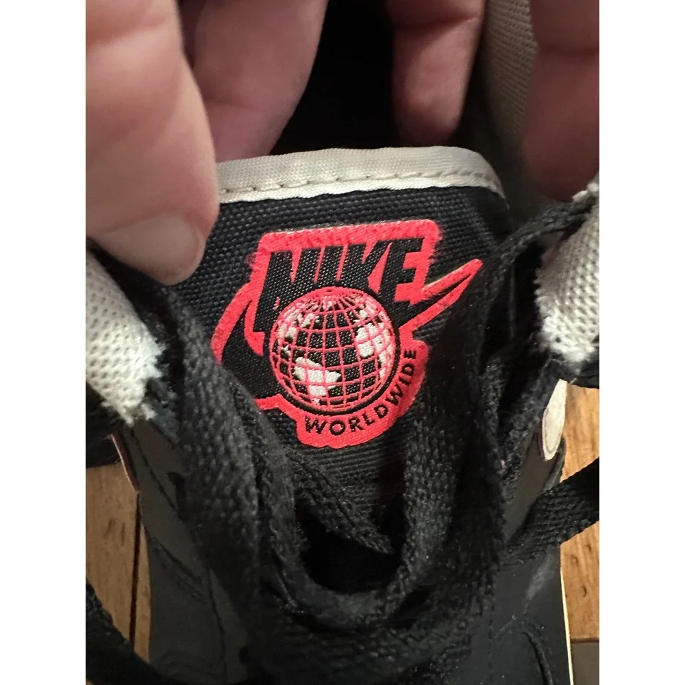 Size 7 (GS) - Nike Air Force 1 LV8 1 Low Worldwide Pack - Black‎ Crimson